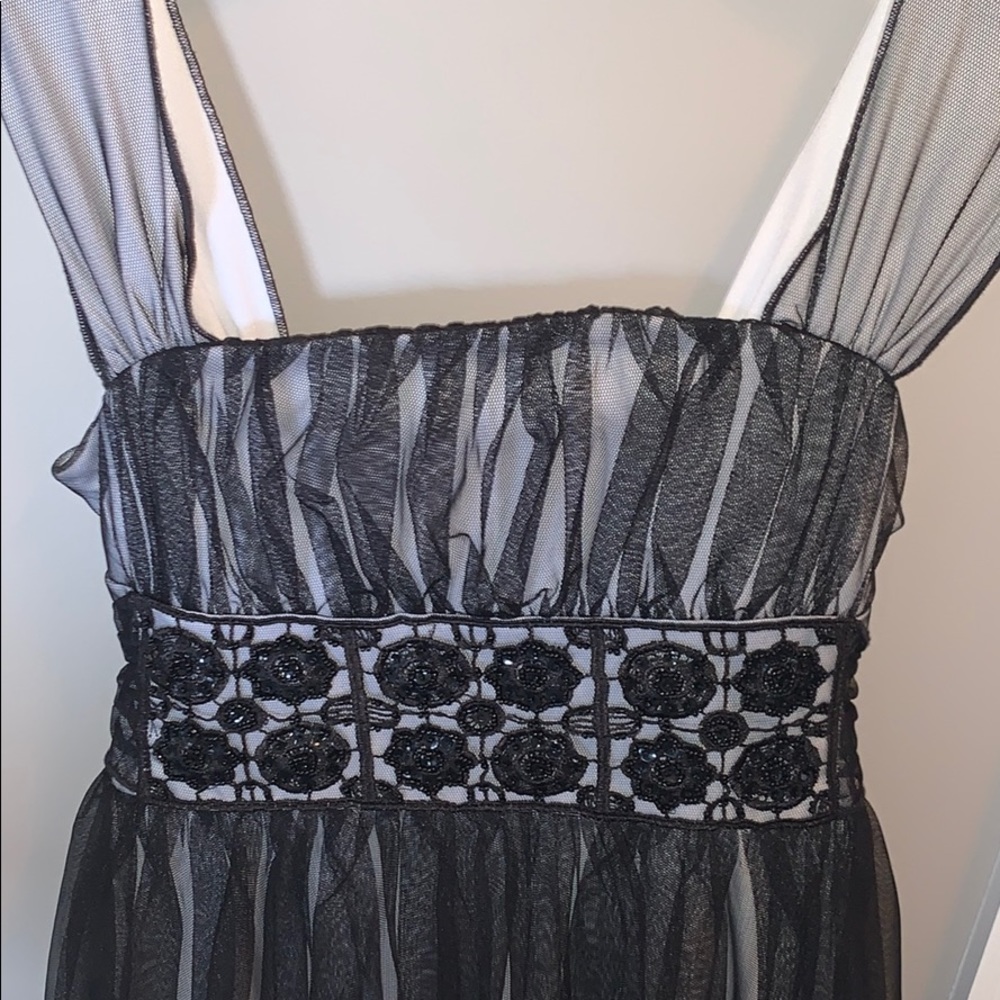 GORGEOUS BLACK DRESS - Picture 3 of 4